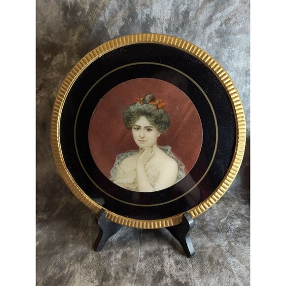 Reverse Painted Vintage Flue Cover With Victorian Lady Portrait & Gold Rim Trim - Picture 1 of 4